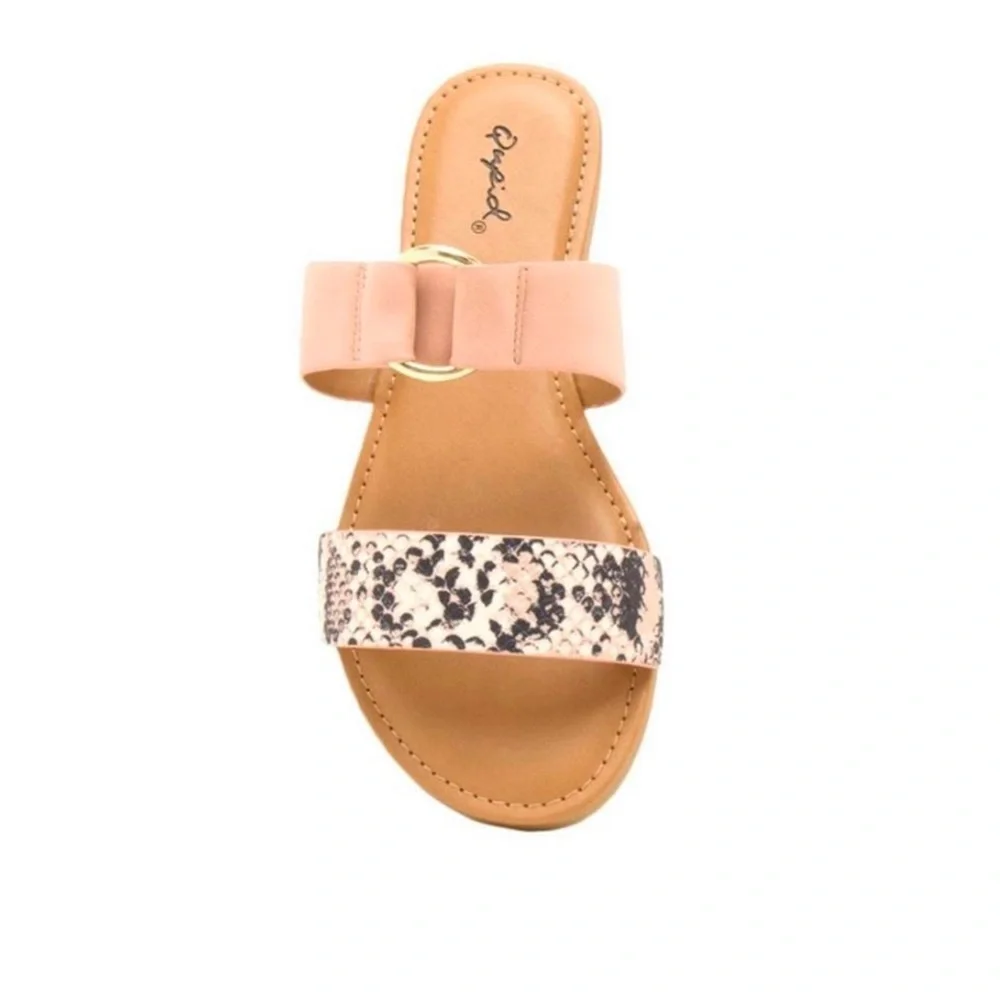 Sandals - Picture 1 of 3